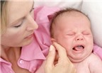 10 cách dỗ bé nín khóc hiệu quả