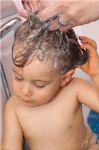 3 sai lầm khi chăm sóc tóc cho bé