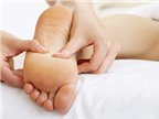 Bấm huyệt trên bàn chân giúp giảm triệu chứng của ung thư