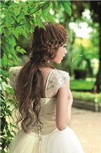 Bí quyết tết tóc dễ thương cho cô dâu: cầu kỳ mà vẫn tự nhiên