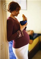 Bữa phụ trong đêm có tốt cho mẹ bầu?