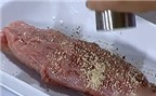 Làm sao để làm thịt thăn heo nướng tỏi?