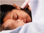 Ngủ chung với mẹ đến 3 tuổi tốt hơn cho trẻ