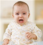Nguyên nhân và cách chữa trị khi bé quấy khóc ban đêm