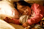 Những tác hại không ngờ của đèn ngủ đến sức khỏe bé