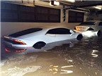Siêu xe Lamborghini Huracan hư hỏng do nước ngập ngang thân