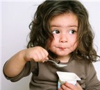 Trẻ ăn sữa chua mỗi ngày có tốt không?