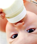 Lưu ý khi cho trẻ ăn sữa bột