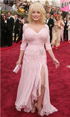 Dolly Parton: 'Ngực tôi còn nổi tiếng hơn cả tôi'