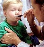 Thận trọng khi dùng thuốc ho, thuốc cảm cho trẻ