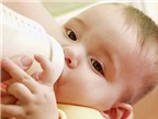 8 dấu hiệu cần đổi sữa cho bé