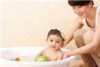 Học cách tắm cho trẻ khi chuẩn bị làm mẹ