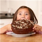 Không nên cho trẻ dưới 3 tuổi ăn chocolate