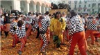Độc đáo lễ hội ném cam tại Ý