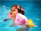 Đi bơi, trẻ dễ bị viêm tai do vệ sinh không đúng cách