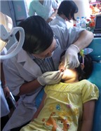 Chăm sóc răng cho bé