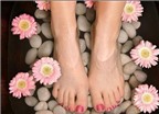 Ngâm chân nước nóng trị nhiều bệnh