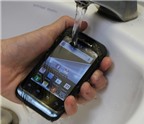 Tính năng chống nước trên smartphone chưa được chuộng