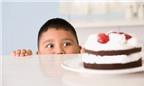 5 nhóm thực phẩm nên hạn chế cho trẻ ăn