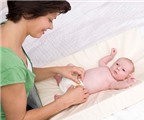 Chăm sóc dây rốn đúng cách cho trẻ sơ sinh