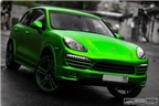 Loá mắt với Porsche Cayenne dán phủ phim crôm xanh lá