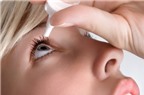 Thuốc nhỏ mắt trị đau mắt đỏ có ảnh hưởng tới da?
