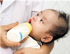 Trẻ dưới 1 tuổi tránh dùng sữa tươi