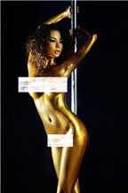 Siêu mẫu phong cách Lại Thanh Hương gây sốc với loạt ảnh nude bên cột