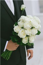 Hoa cưới kiêu sa làm đẹp cô dâu ngày cưới