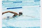 Nước tiểu và clo trong hồ bơi có thể gây ra bệnh phổi