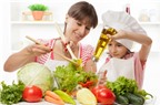 13 lợi ích tuyệt vời khi cho trẻ vào bếp cùng mẹ