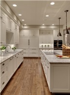 Làm sao để phòng bếp dài và hẹp trông thoáng hơn?