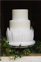 Cách trang trí bánh cưới trắng đáng yêu
