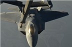 Tận mắt F-22, F/A-18 “bú sữa” đi đánh IS ở Syria
