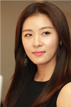 Ha Ji Won gắn bó với phong cách trang điểm tự nhiên