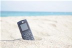 Bí quyết bảo vệ điện thoại khi đi biển