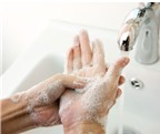 Hơn 40% phụ nữ không rửa tay sau khi đi vệ sinh