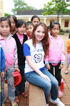 Đan Lê, Ốc Thanh Vân giản dị đi dạy trẻ em cách chăm sóc răng miệng