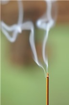 Ý nghĩa của việc thắp hương trên bàn thờ