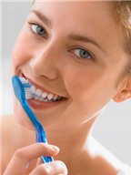 Học cách giữ răng chắc khỏe dễ ợt như nha sĩ