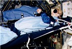 Các phi hành gia ngủ như thế nào khi đang lơ lửng ngoài vũ trụ?