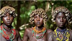 Thời trang tái chế ấn tượng của bộ lạc ở Ethiopia