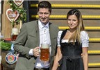 Dàn WAGs Bayern Munich khoe sắc trong lễ hội Oktoberfest