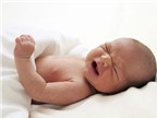 Trẻ sơ sinh bị chứng trào ngược dạ dày phải làm sao?