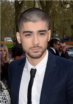 Zayn Malik rời nhóm One Direction theo lời khuyên của… người ngoài hành tinh